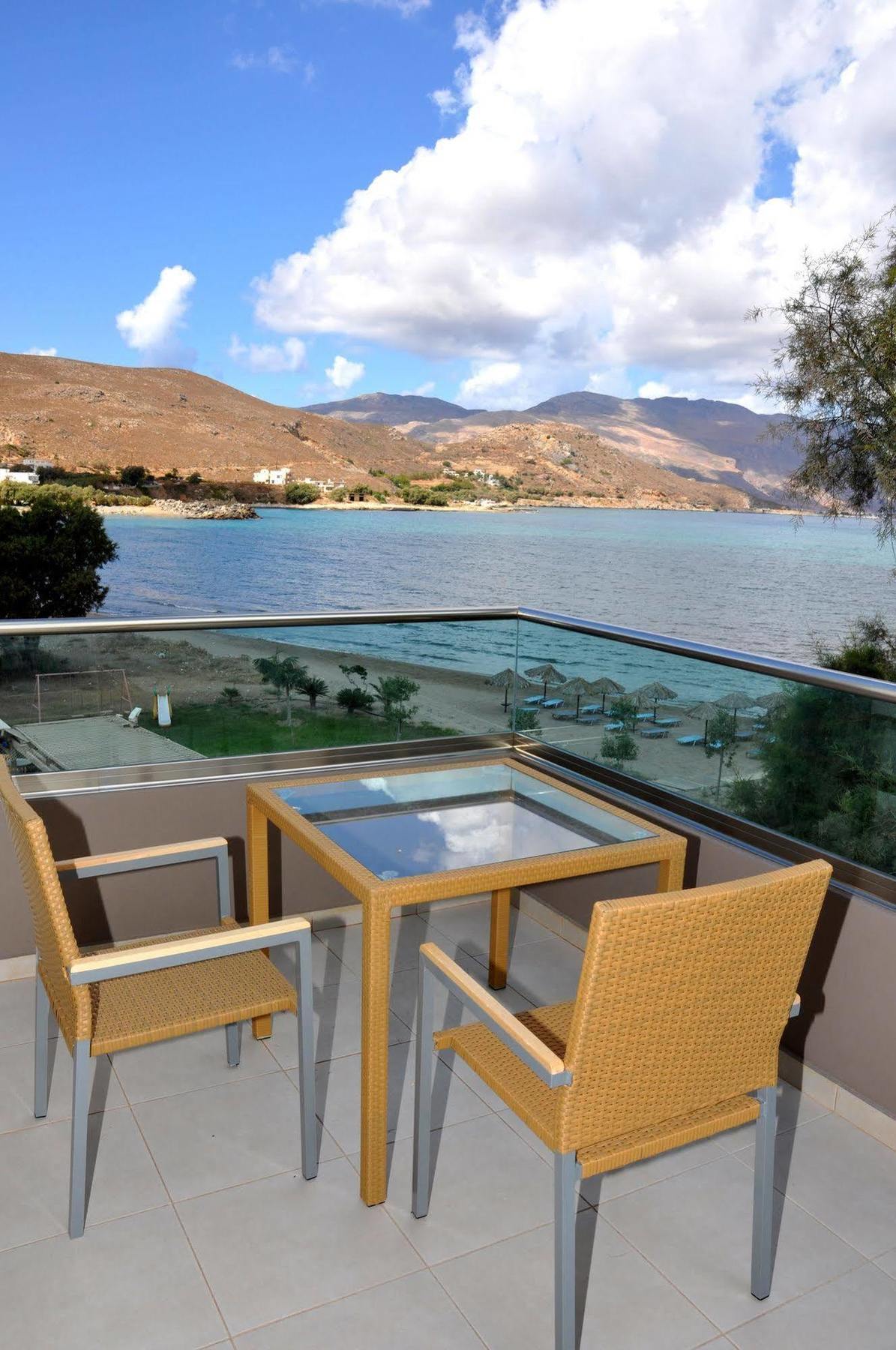 Nautilus Bay Hotel Kissamos Bagian luar foto